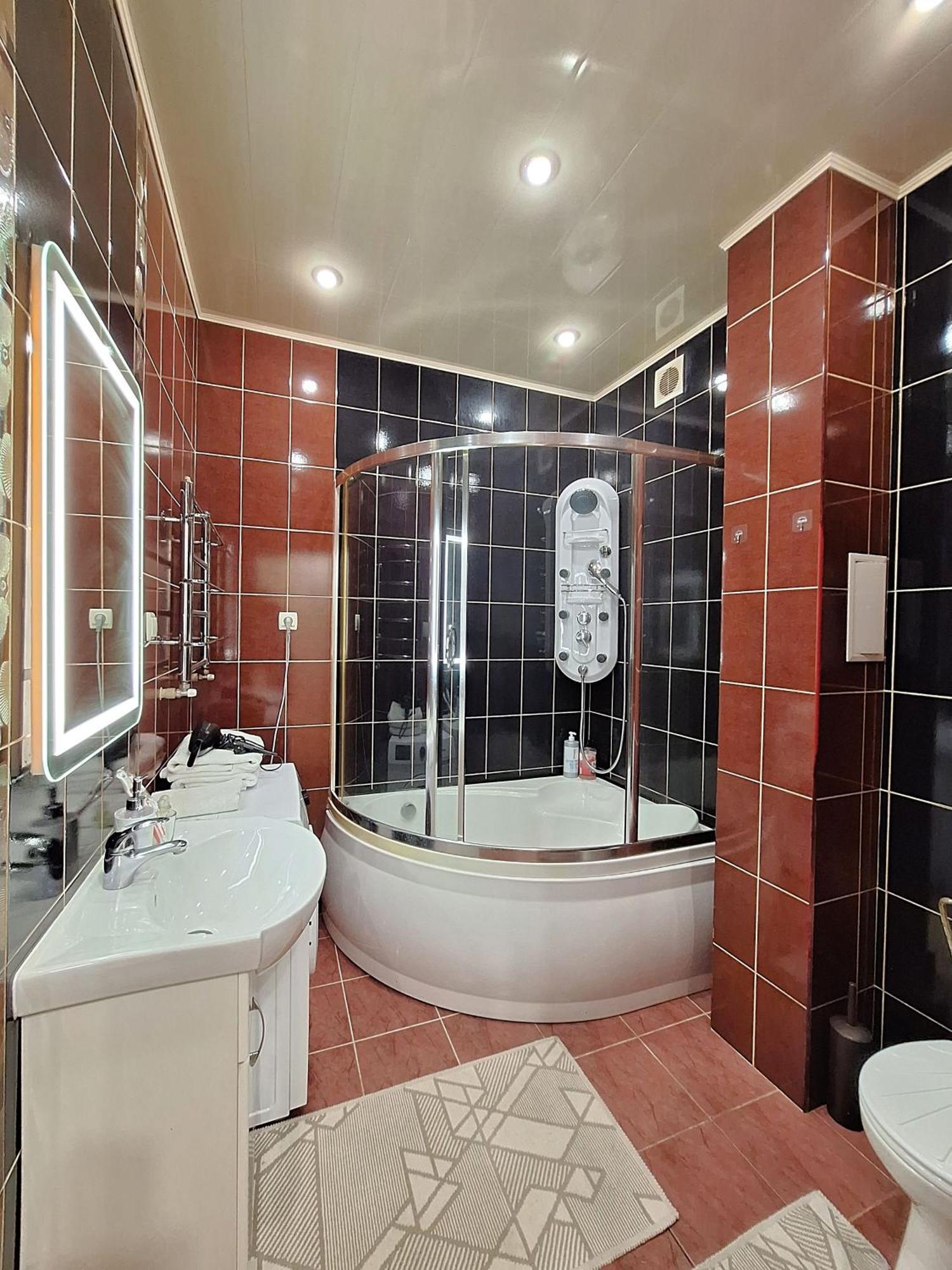 Однокімна Квартира Біля Каштанової Алеї У Центрі Полтави Мережа Alexapartments Документи Для Відряджень Безконтатне Заселення 24-7 폴타바 외부 사진